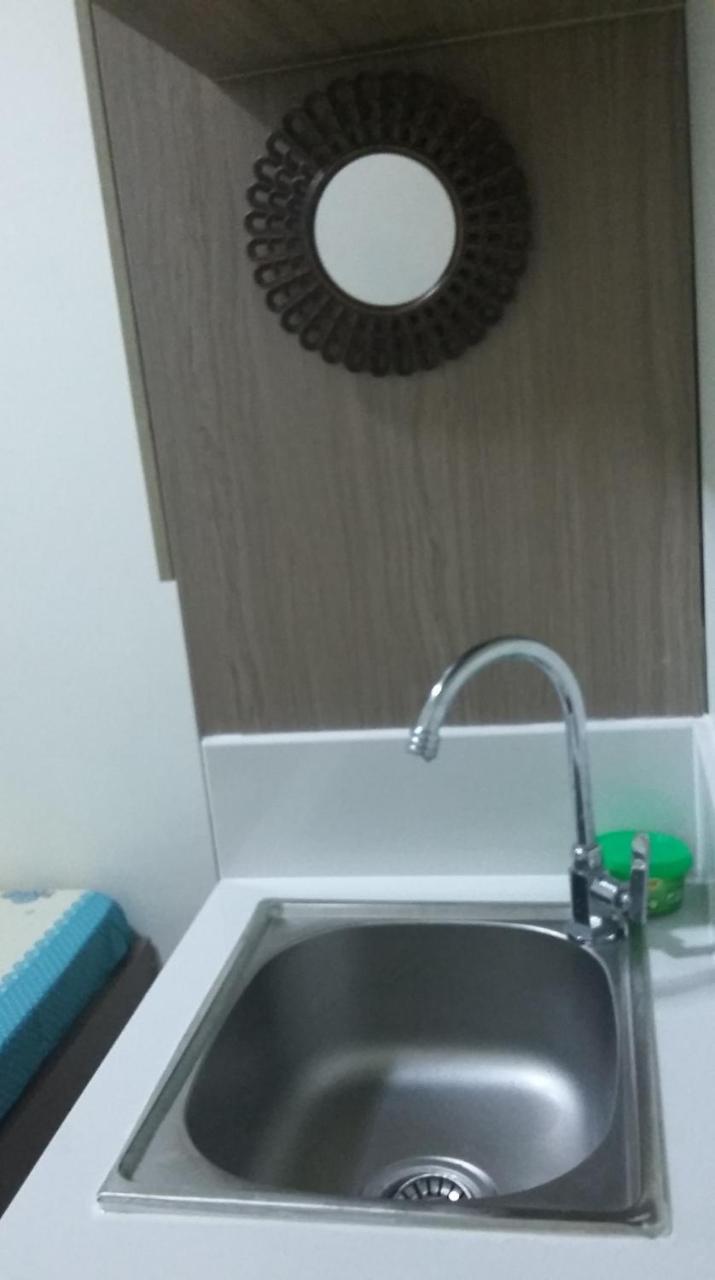Urban Deca Tower @ Graceysplace Unit 4 Mandaluyong 马尼拉 外观 照片